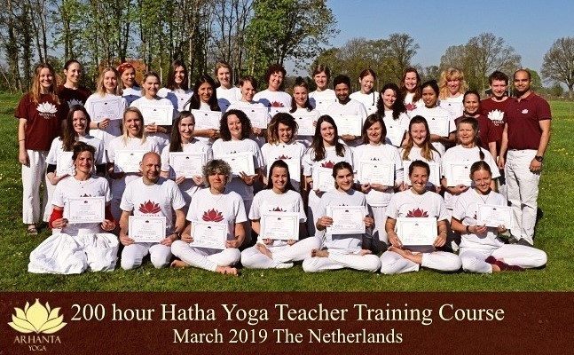 Arhanta Yoga formación profesor de yoga Europa