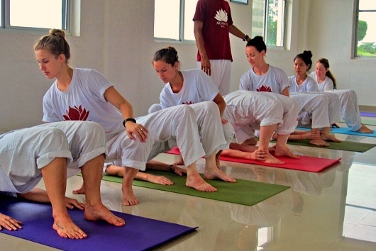 Instructor-de-Yoga-India